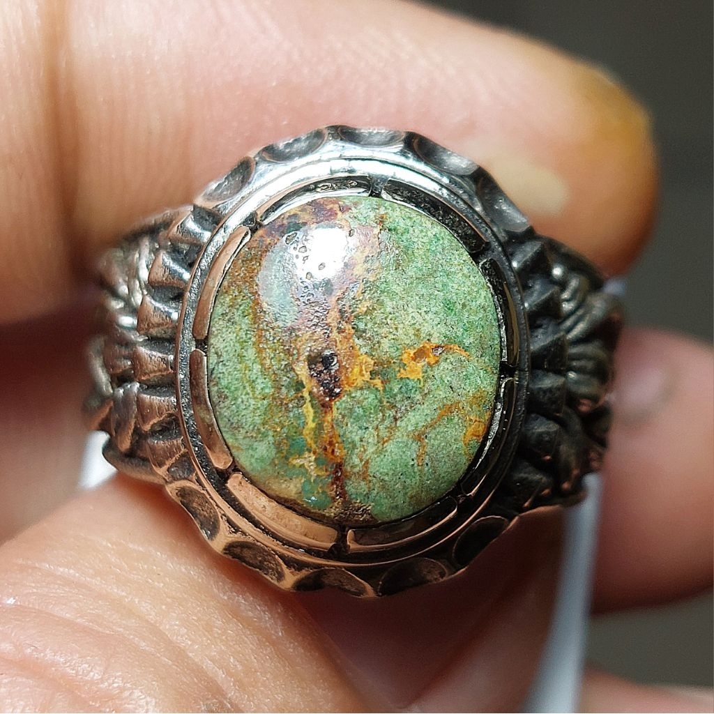 Pirus Persia lawas hijau daun sakral12 x 11 x 6 mm [24105]