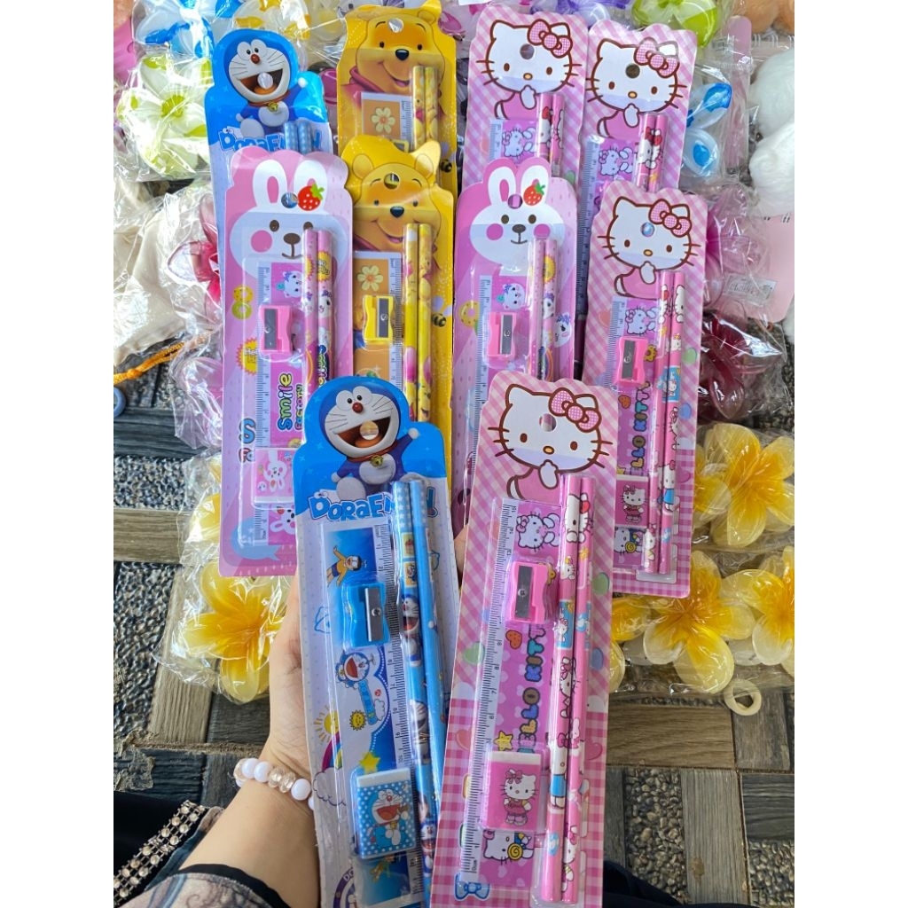 

set alat tulis anak random motif lucu