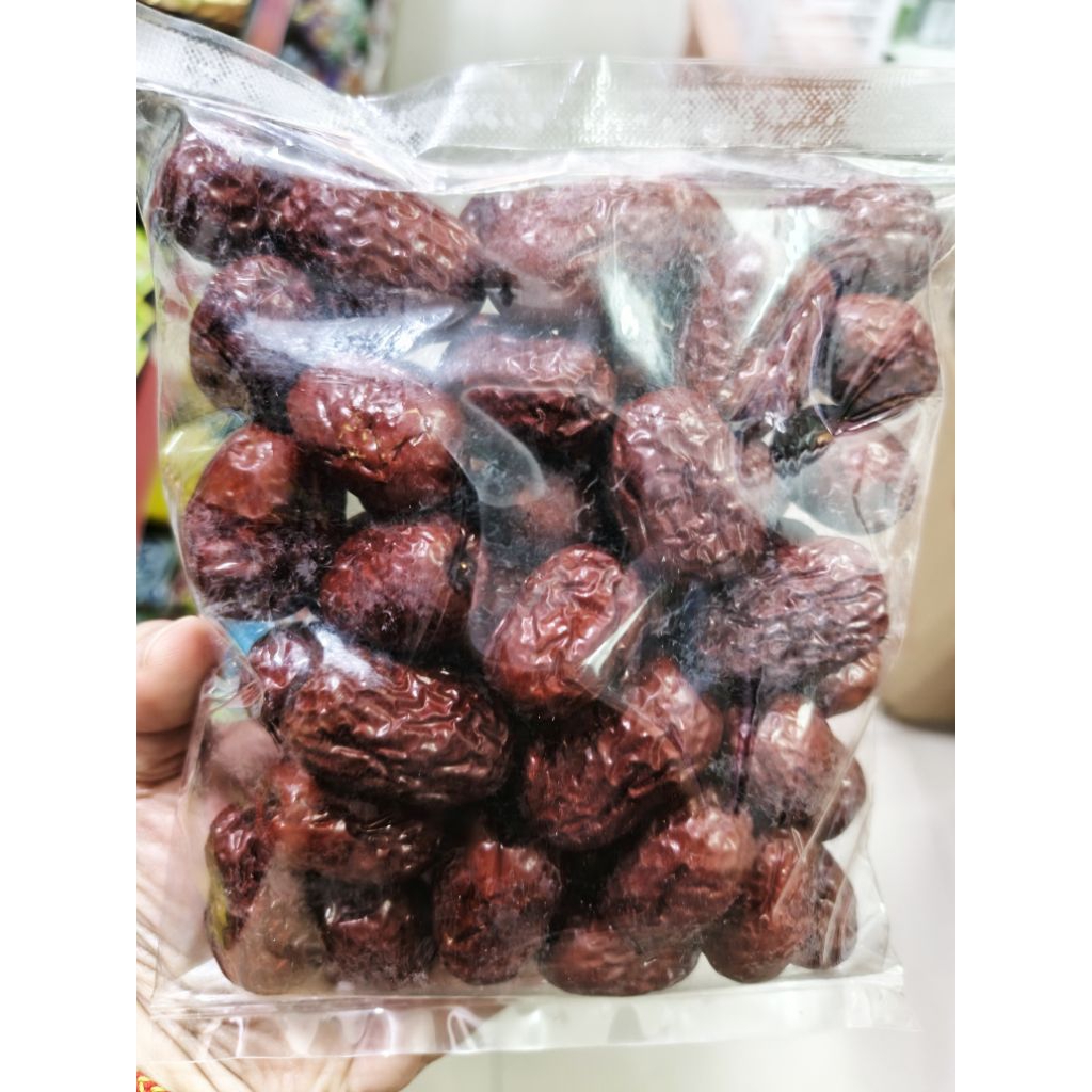 

Ang Co Hong Zao Kurma Merah China Premium ukuran sedang berat 250gr & 500gr.