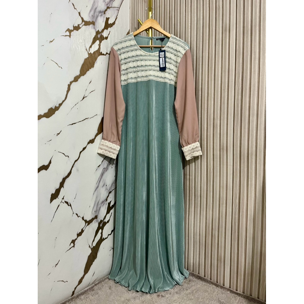 SALE NEW IRSALINA Dress