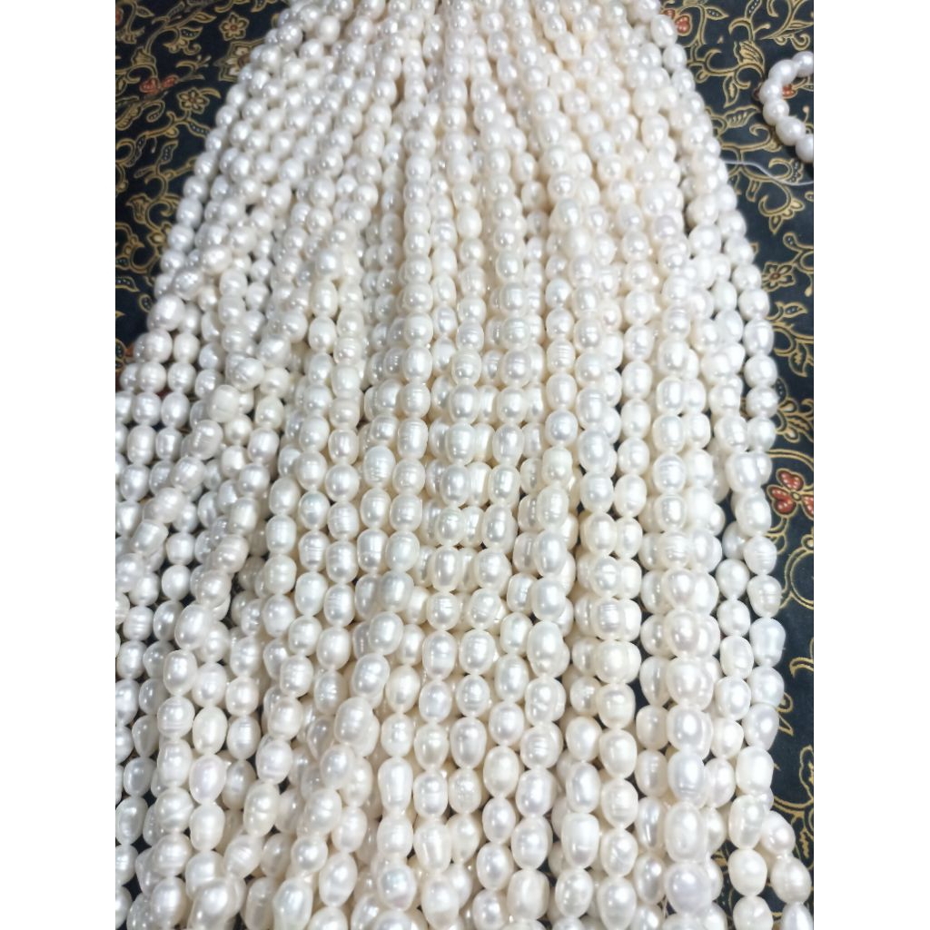 Mutiara air tawar asli