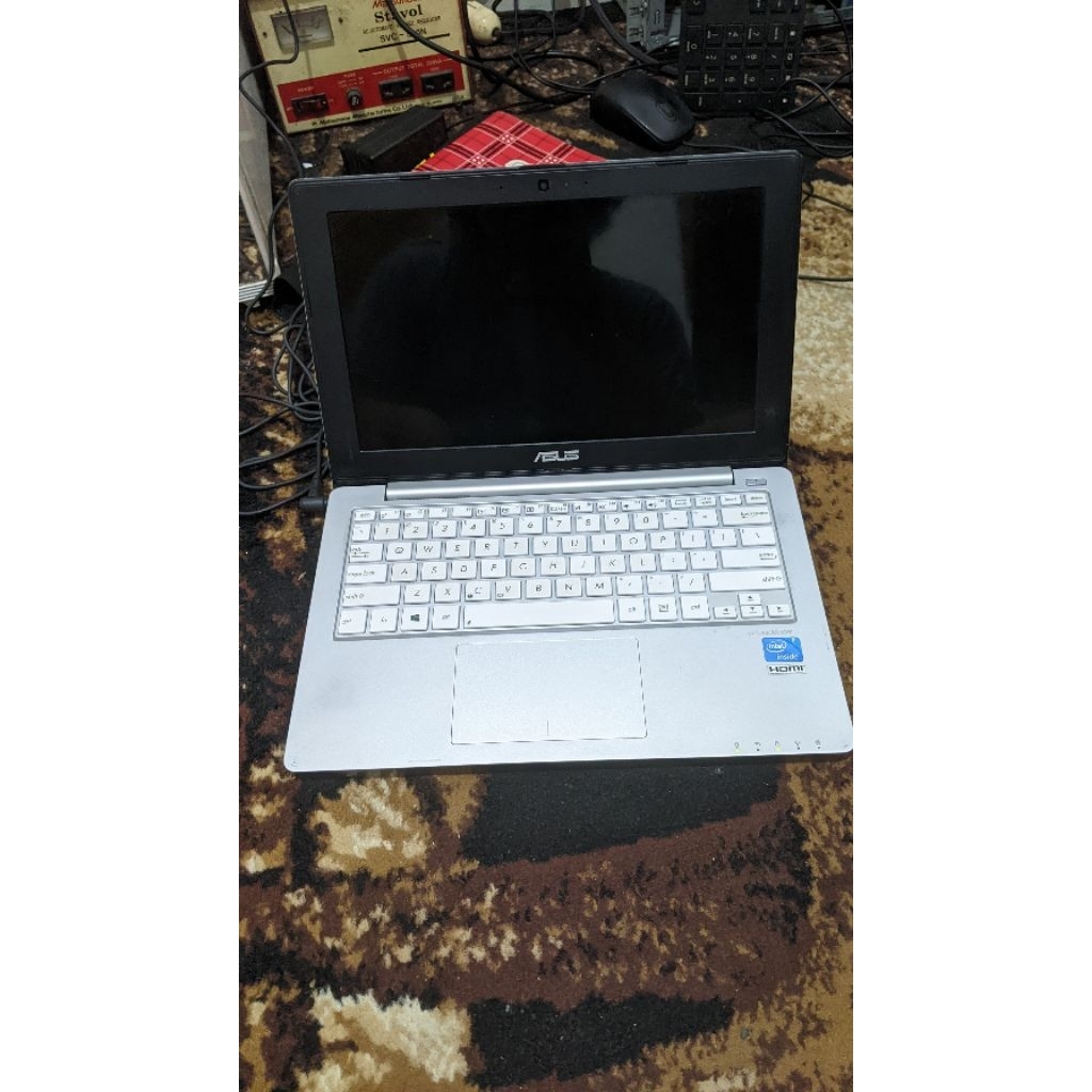 Laptop Asus X201E MINUS HIDUP TAPI GA TAMPIL