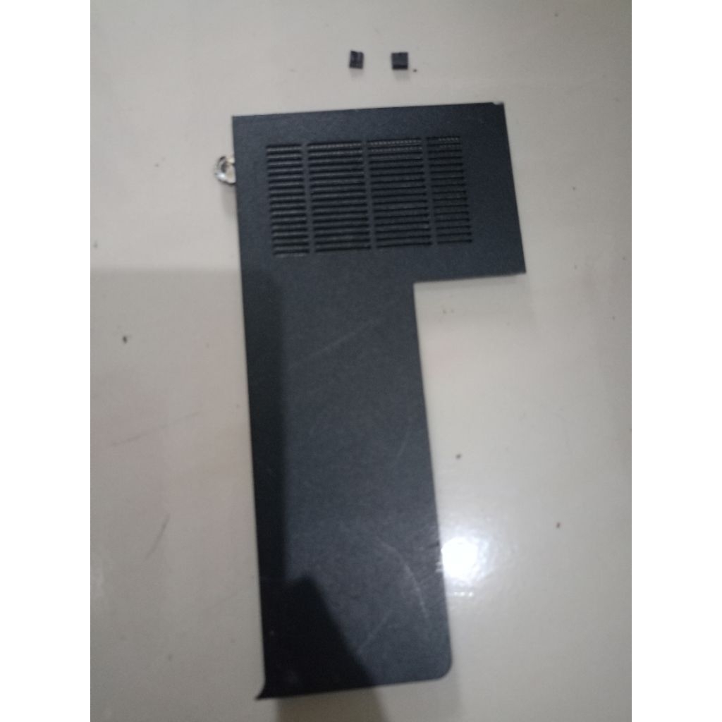 tutup ram laptop hp1000