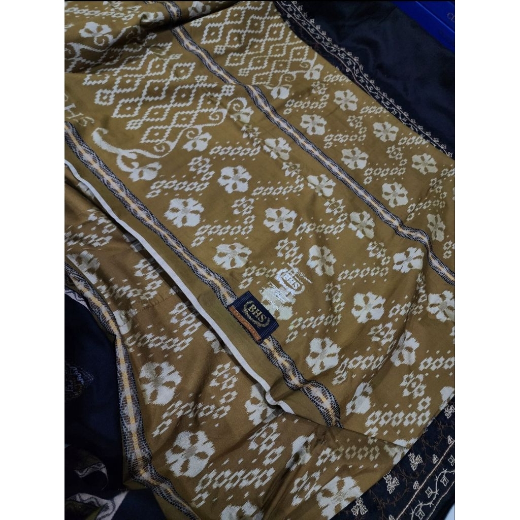 Sarung bhs KMR kawung Maroko. full sutra spunsilk.. scond