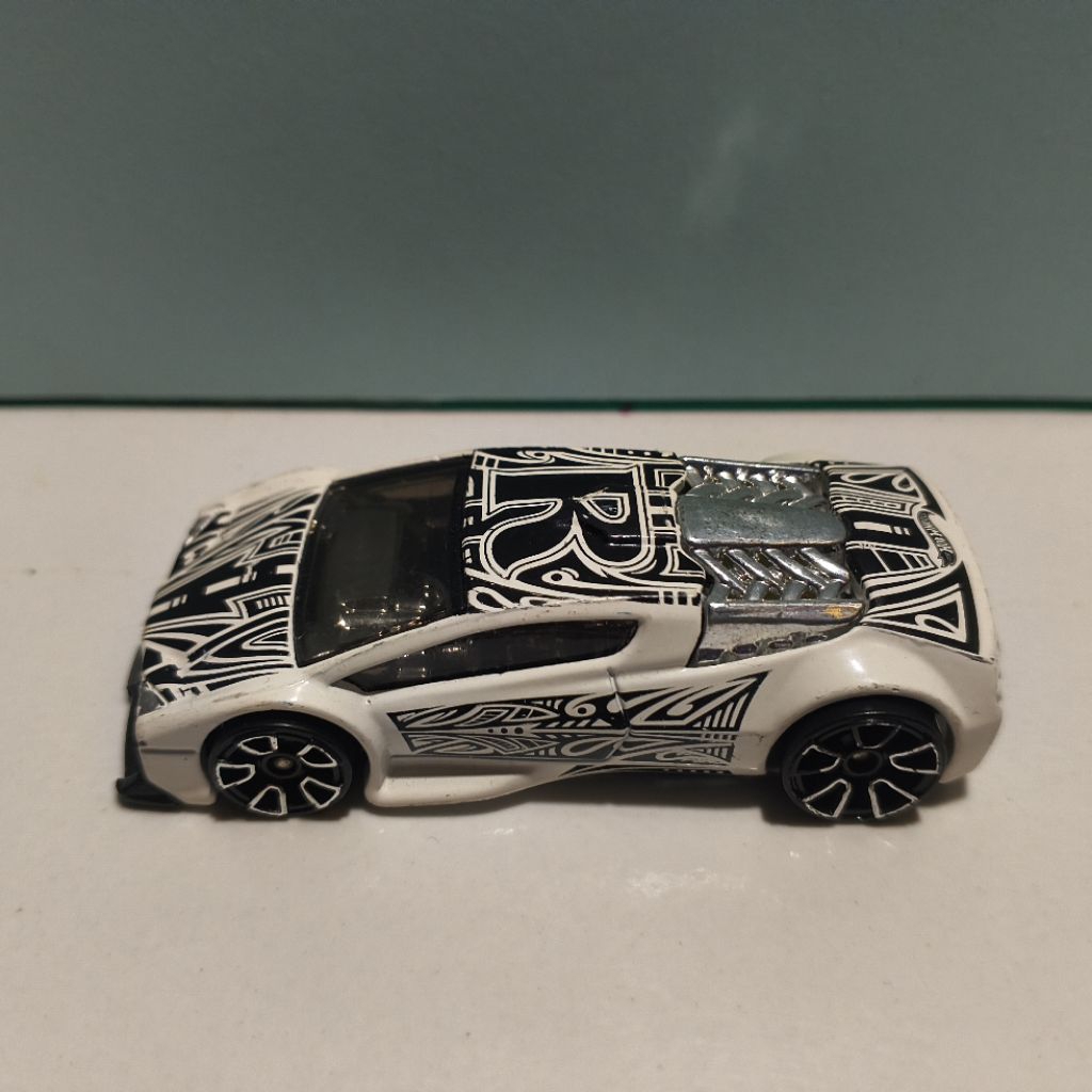 Diecast Hotwheels Zotic