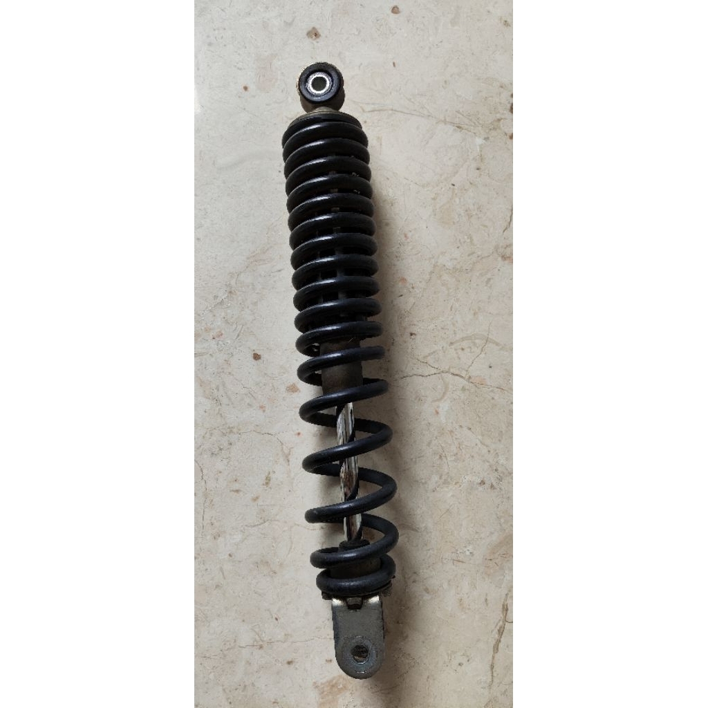 Shockbreaker shock belakang Yamaha Lexi 125 (second)