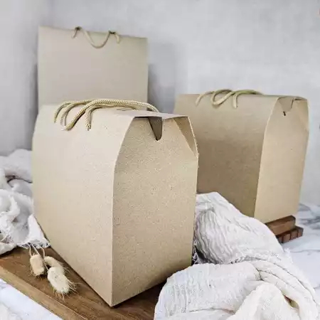 

BOX HAMPERS KOTAK KADO BAHAN KRAFT 300 GSM