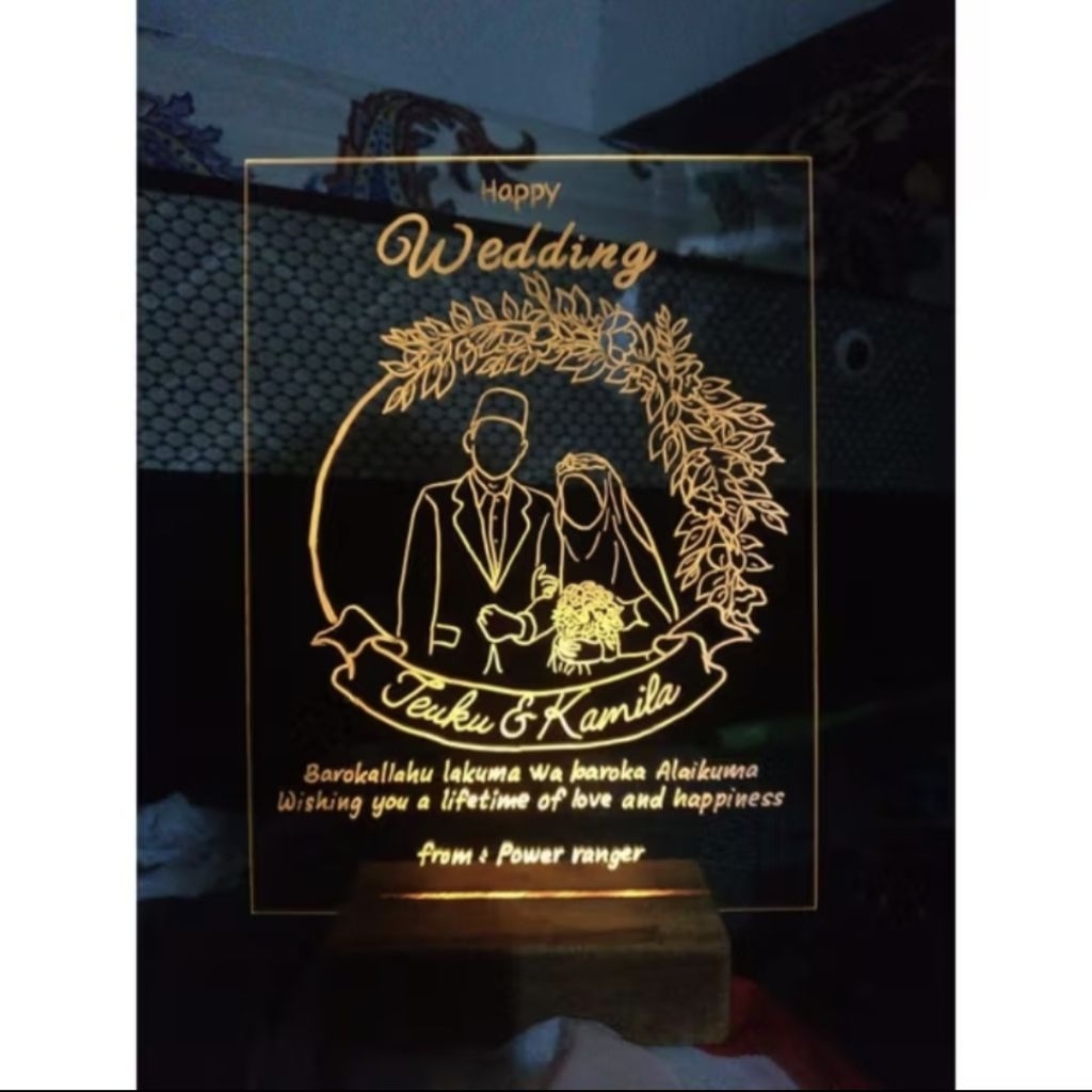 Lampu Akrilik Costum Wedding Kado Pernikahan Unik Gift Pernikahan Unik Akrilik Costum Pernikahan Kad