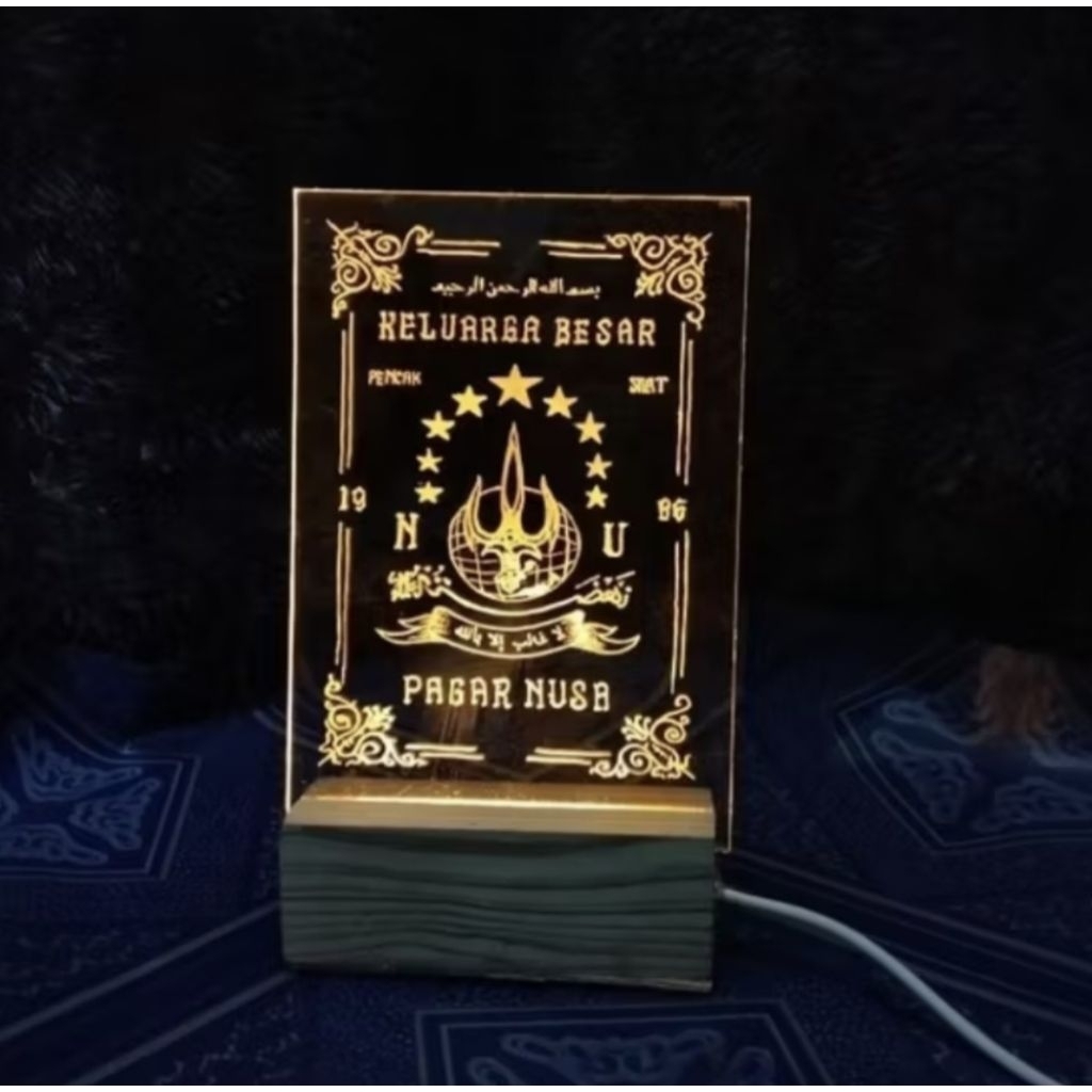 Lampu Akrilik Costum Logo Kado Akrilik Led Costum Gift Box Wisuda Gift Box Ulta Gift Box Sidang Kado