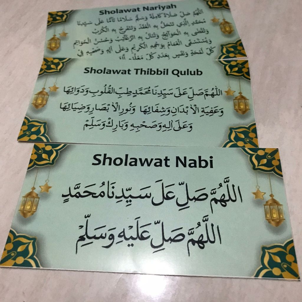 

Stiker Sholawat Nabi – Bikin Hati Tenang, Rumah Penuh Berkah | Sholawat Nariyah | Sholawat Thibil Qulub