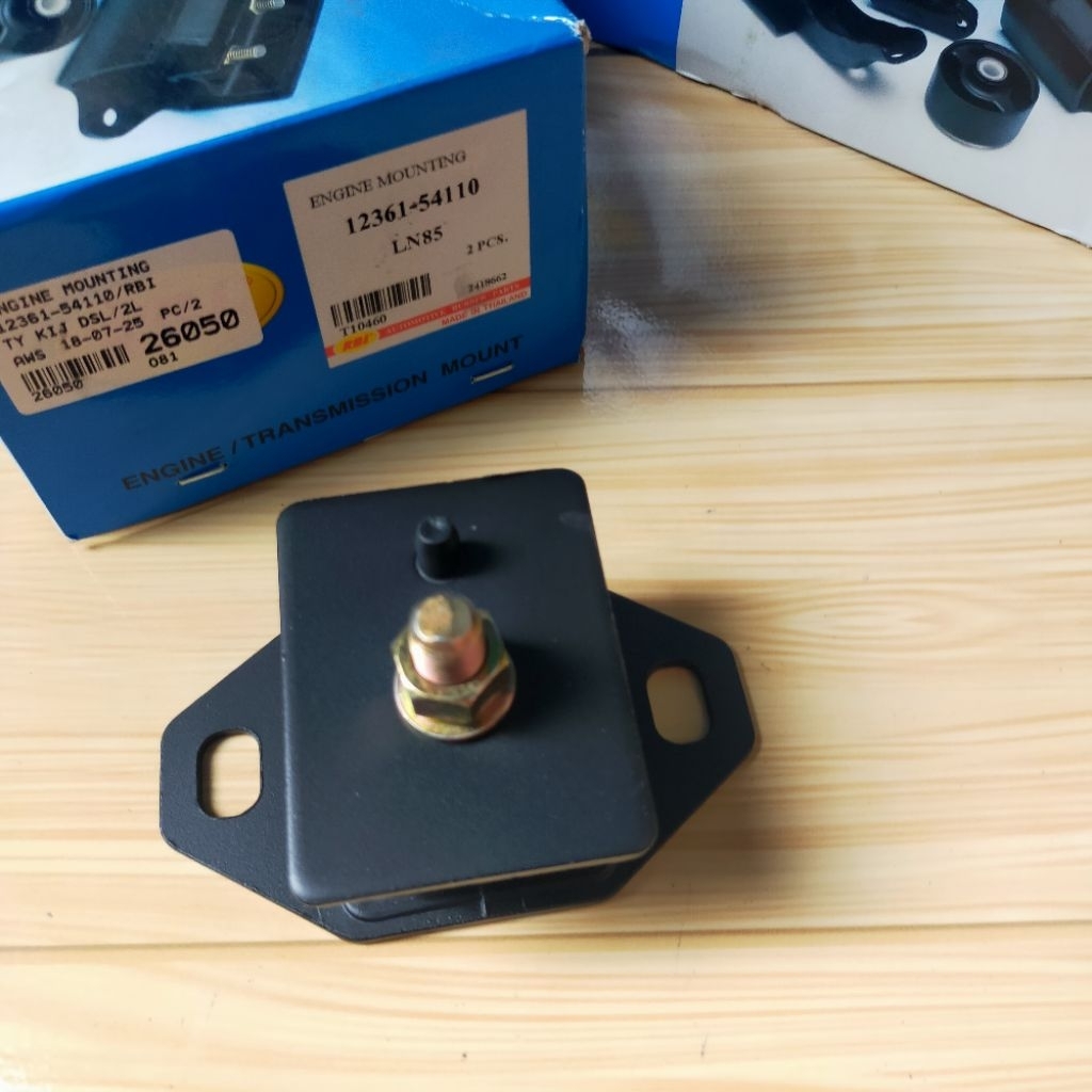 Dudukan mesin Engine mounting Kijang diesel RBI Original