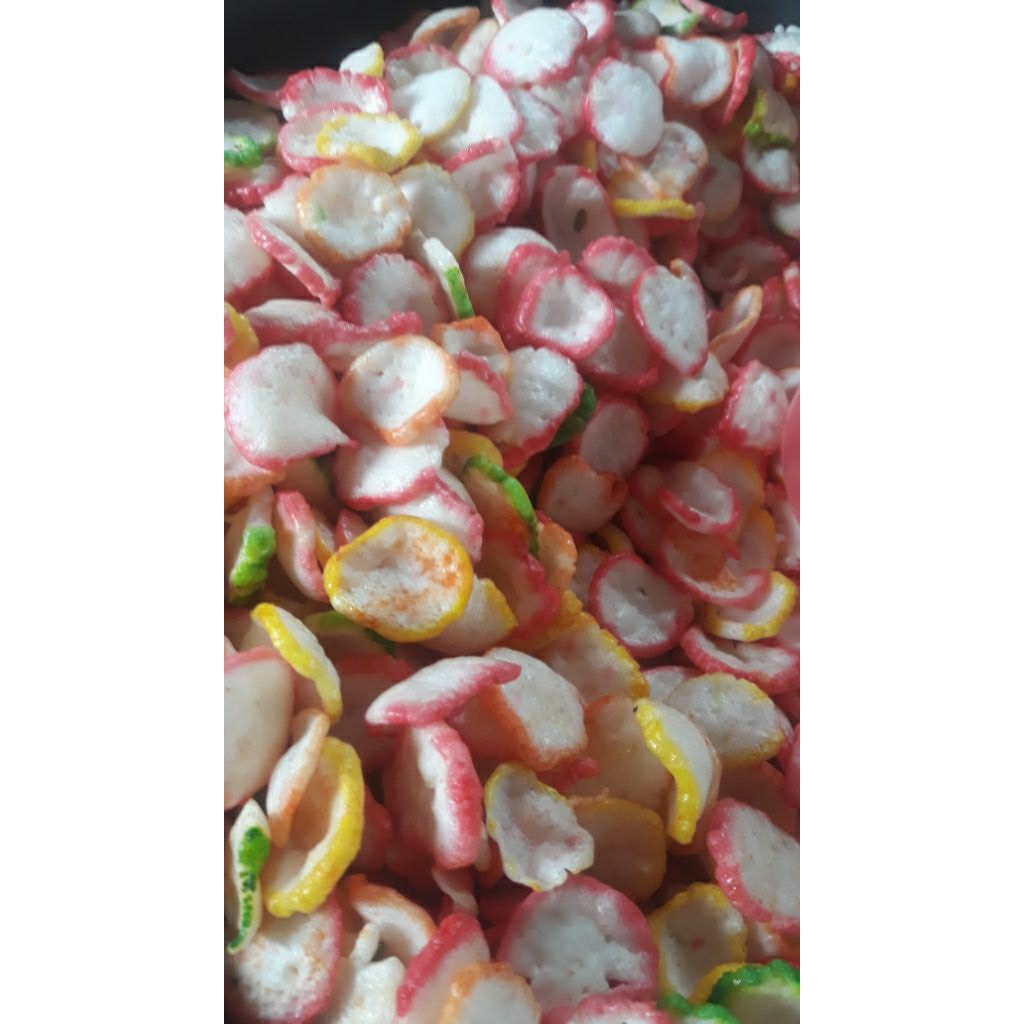 

Kerupuk Unyil Warna-warni renyah gurih bikin nagih cocok untuk toping bubur mie dan bakso