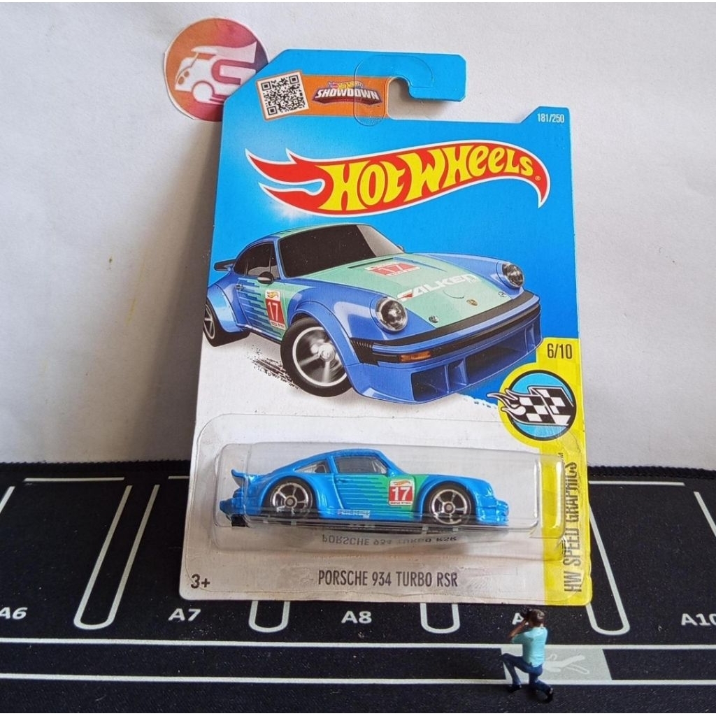 Hot wheels porsche 934 turbo rsr falken