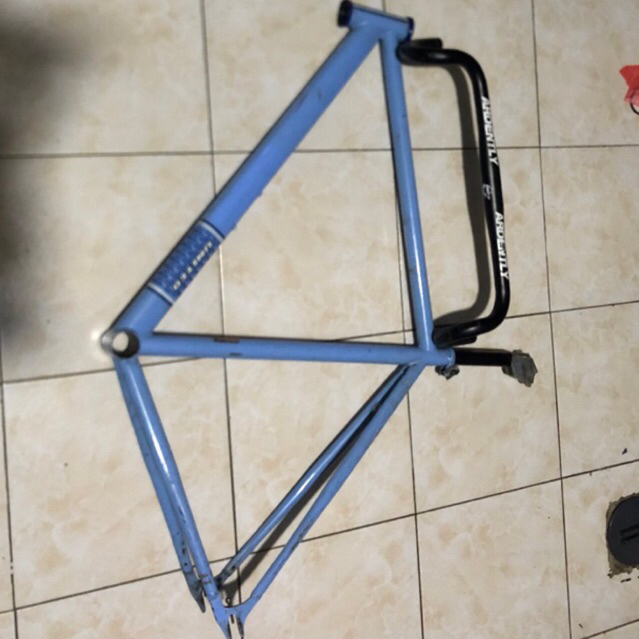 frame only soloist 02
