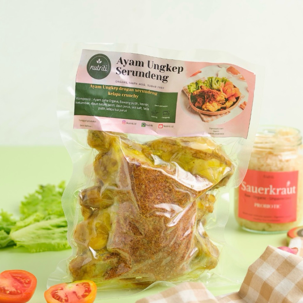 

AYAM UNGKEP DENGAN SERUNDENG KELAPA CRUNCHY (paha ayam isi 5pcs) - NUTRITI