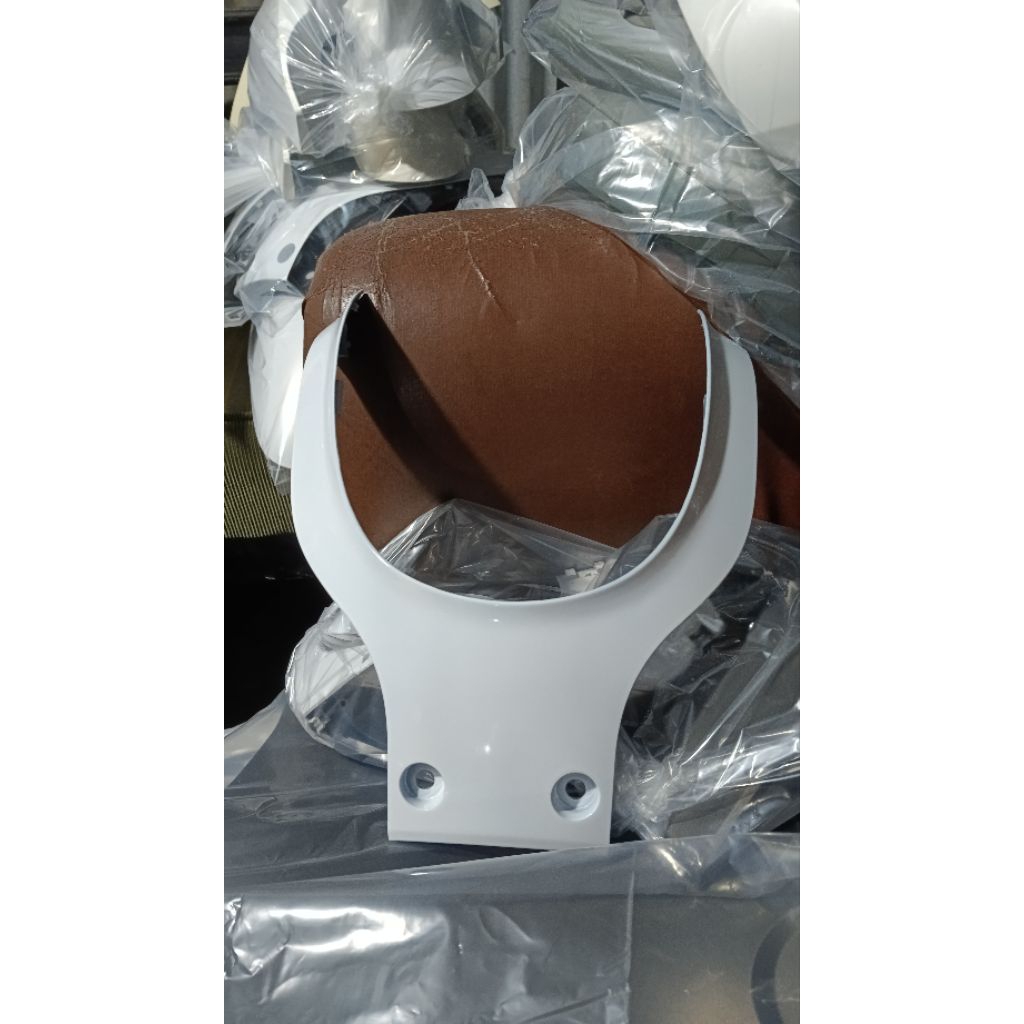 cover body FR TOP PUTIH DOFF TAMENG SCOOPY 2025