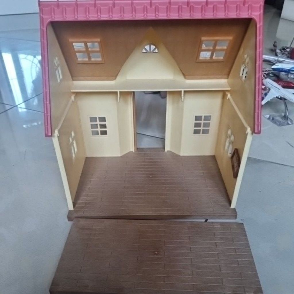 preloved sylvanian families: red roof cosy cottage