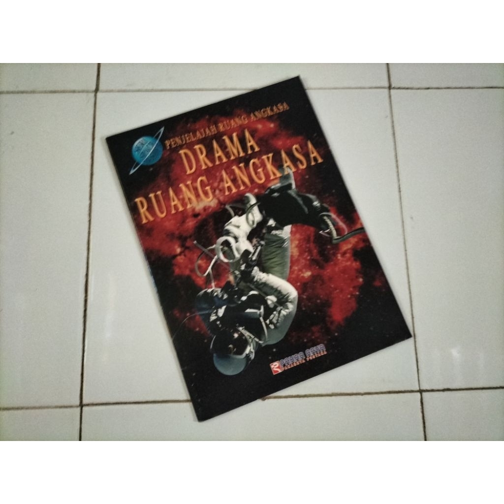Buku Drama Ruang Angkasa (Penjelajah Ruang Angkasa (kbip))