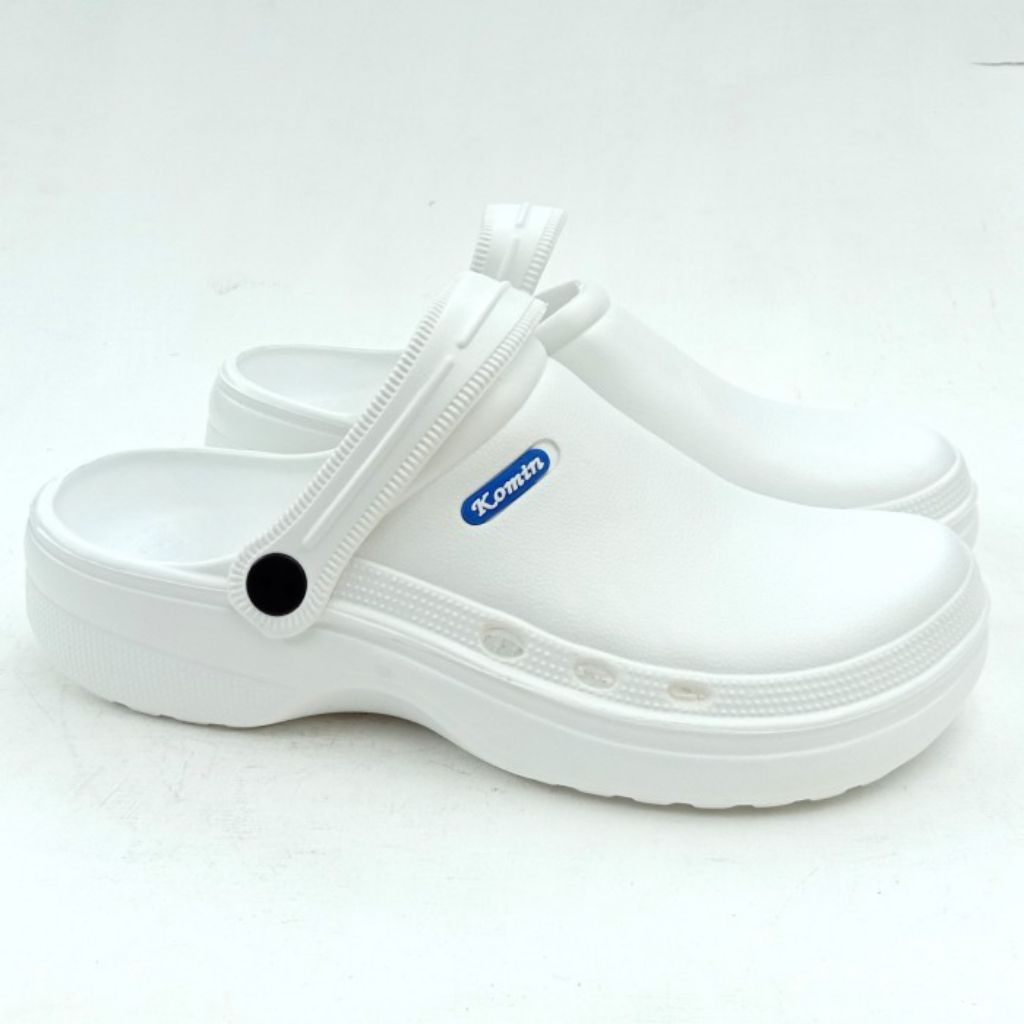 Sandal Laboratorium KOMIN