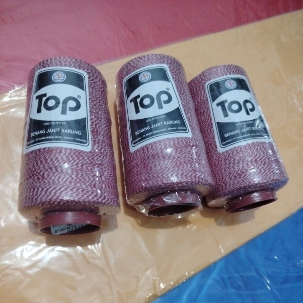 Benang jahit karung warna merah-putih cap top