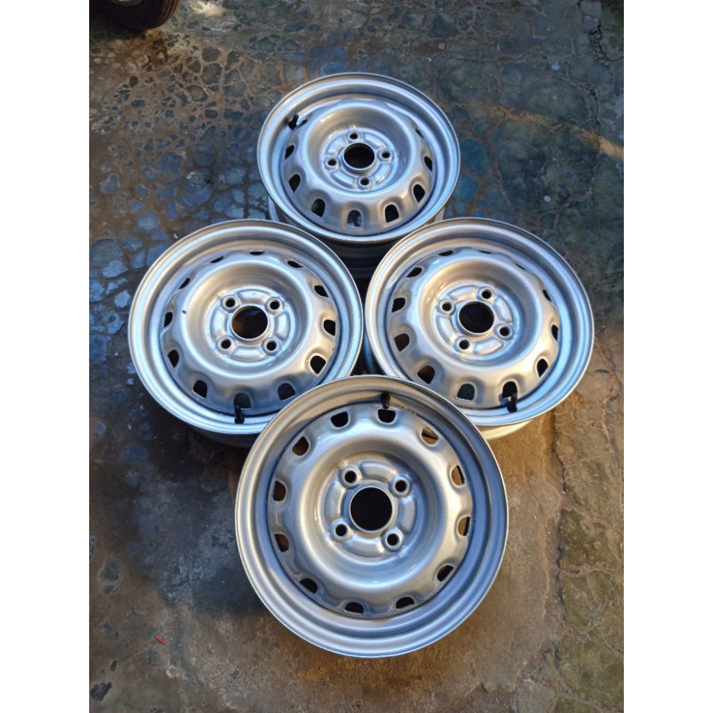 kaleng r13 pcd 100 lebar 4,5