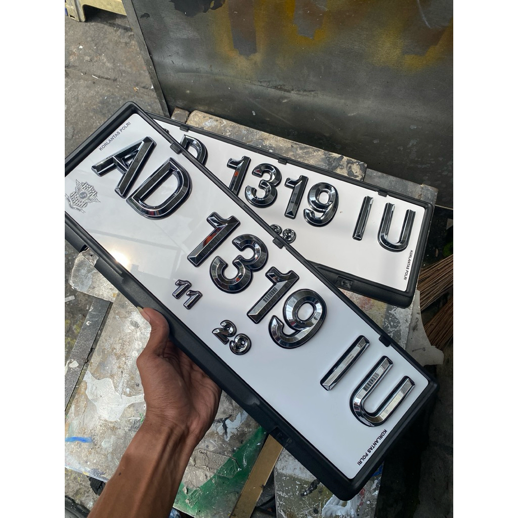 TERBARU  Plat Mobil Chrome Timbul Mewah