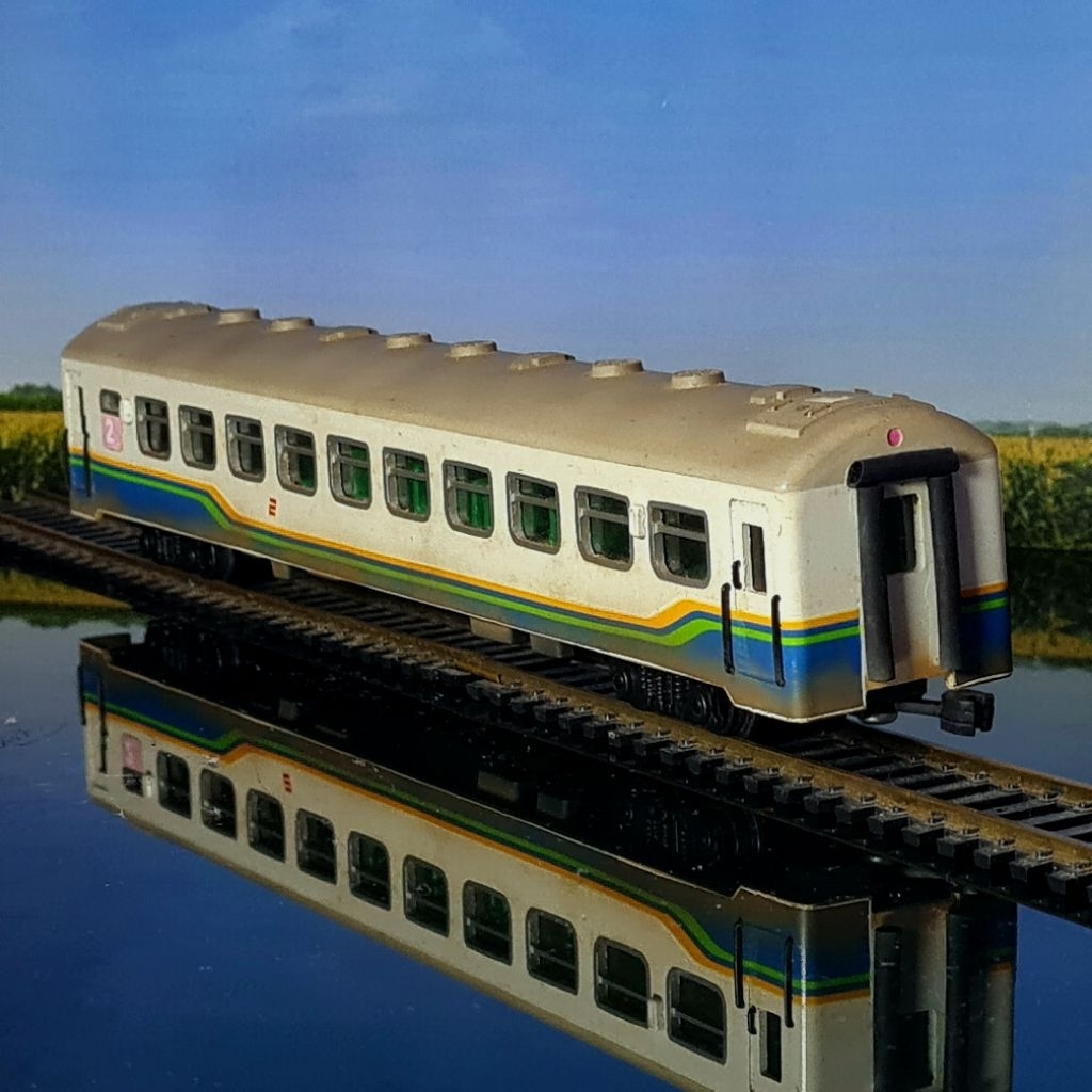Agung Craft - Miniatur Kereta Api / Kereta Model Gerbong Bisnis Era Perumka (Skala HO)