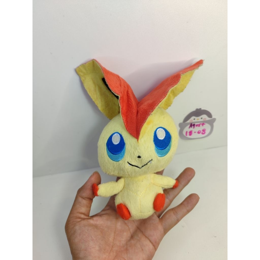 boneka Victini pokemon original banpresto Victini