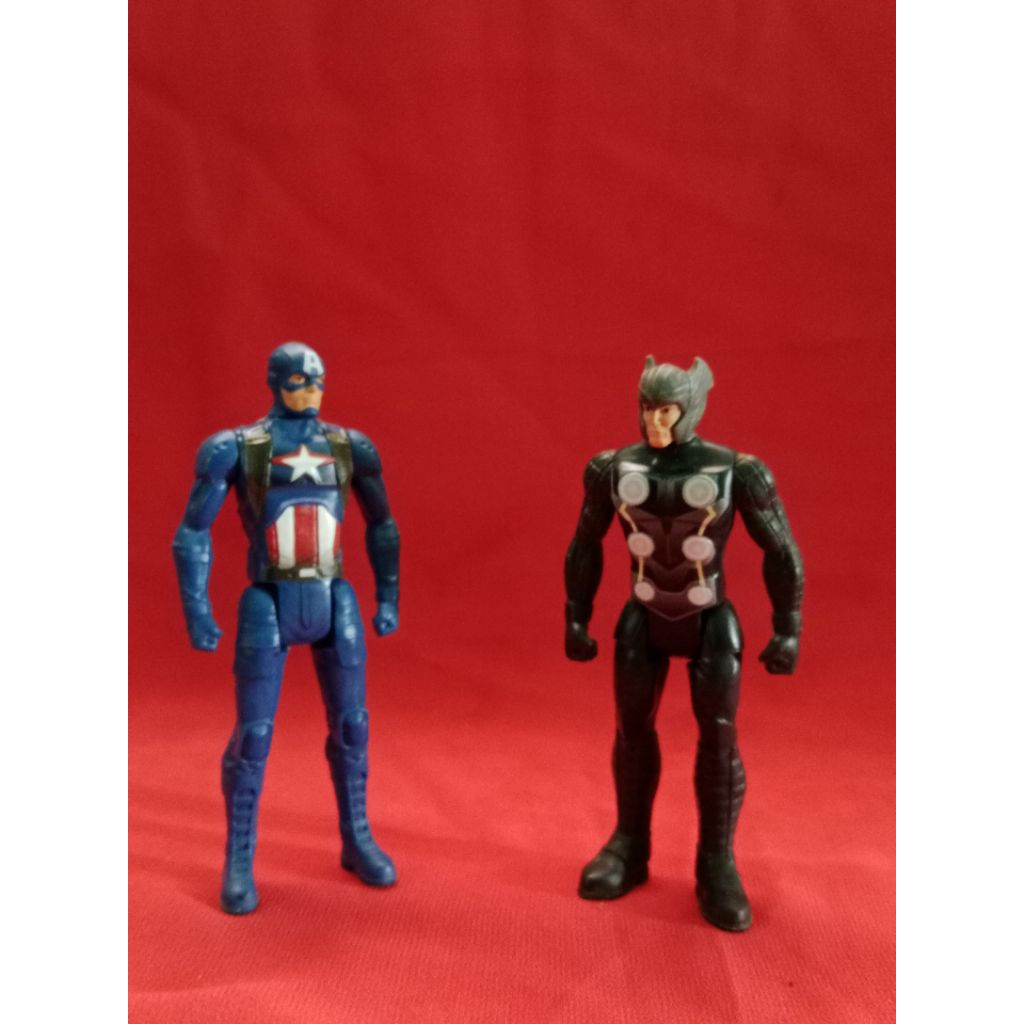 Figure Hasbro Marvell Thor dan Captain America Original