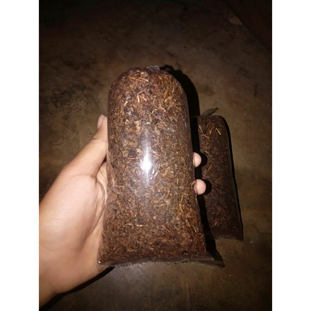 

teh tubruk 100% terbuat dari daun teh teh asli batang