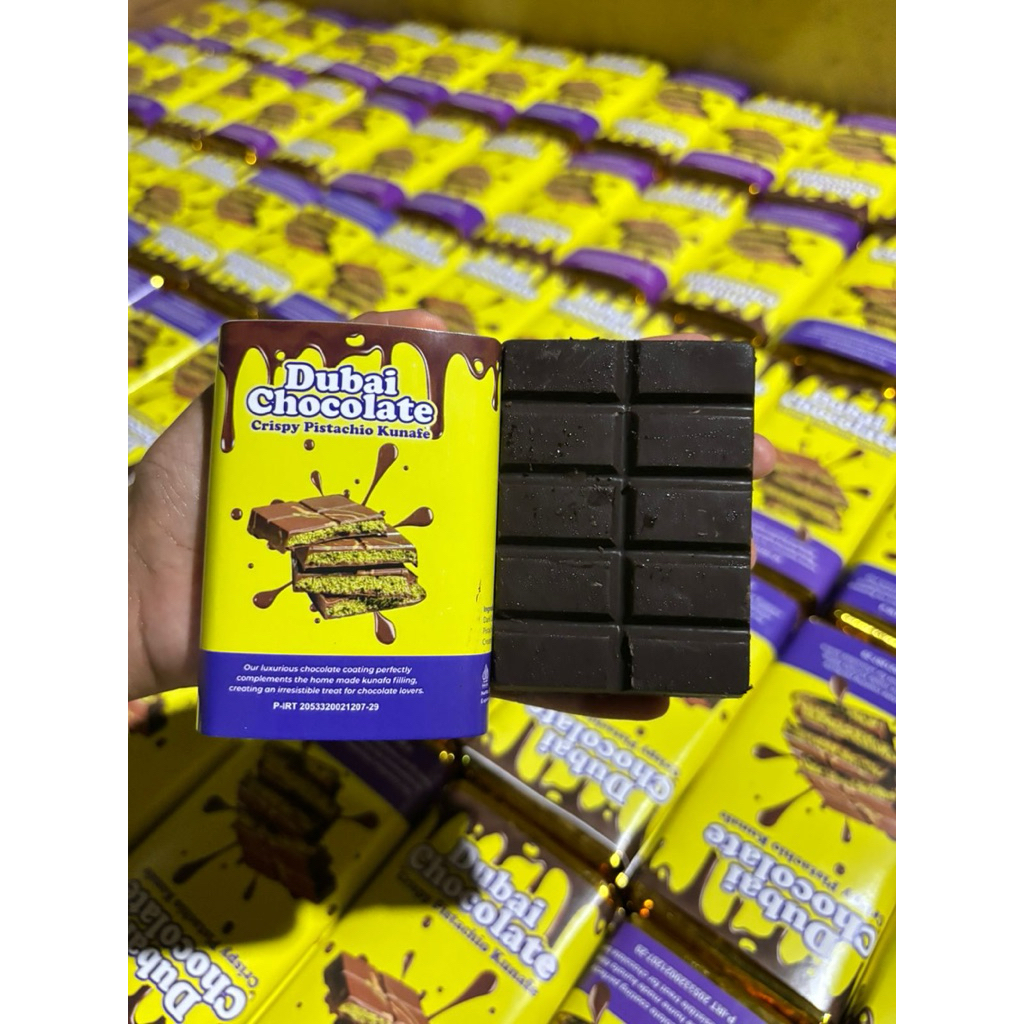 

Choco Jak Coklat Dubai Viral 85 GRAM | Coklat dubai pistachio Viral | Kacang Pistachio | Enak dan Lezat | Snack Cokelat Crunch CHO-CWEEET CHOCOLATE BAR CRISPY PISTACHIO KUNAFE | COKLAT VIRAL DUBAI