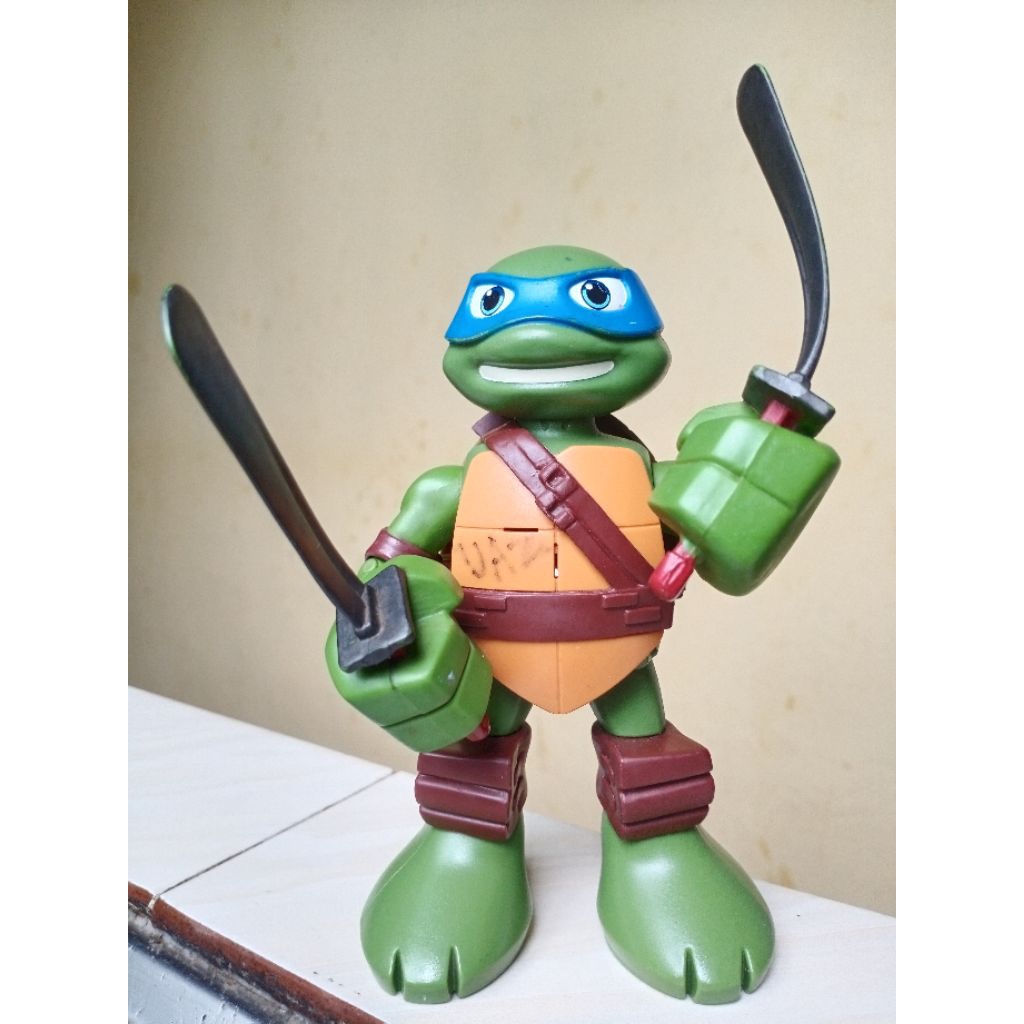 Kura-kura Ninja Leonardo Figure Teenage Mutant Ninja Turtle Original