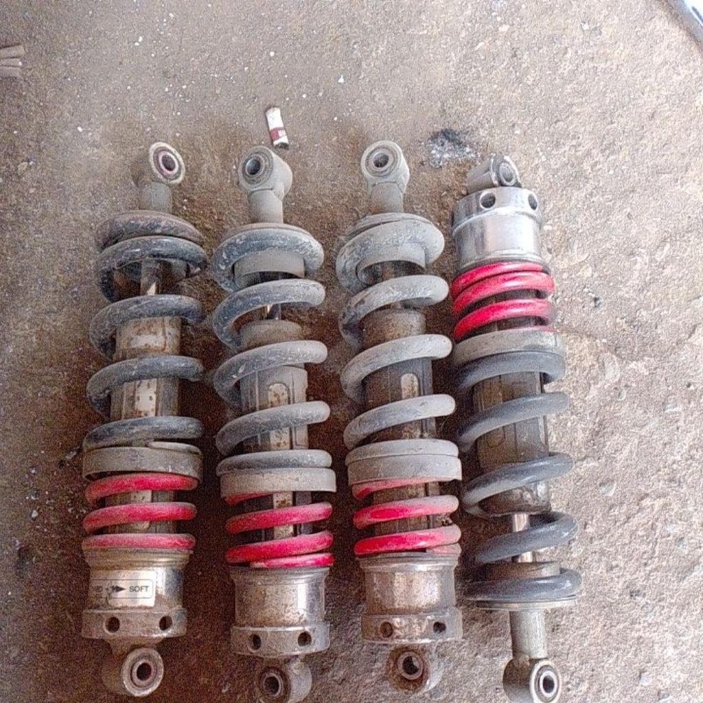 shock belakang Megapro monoshock