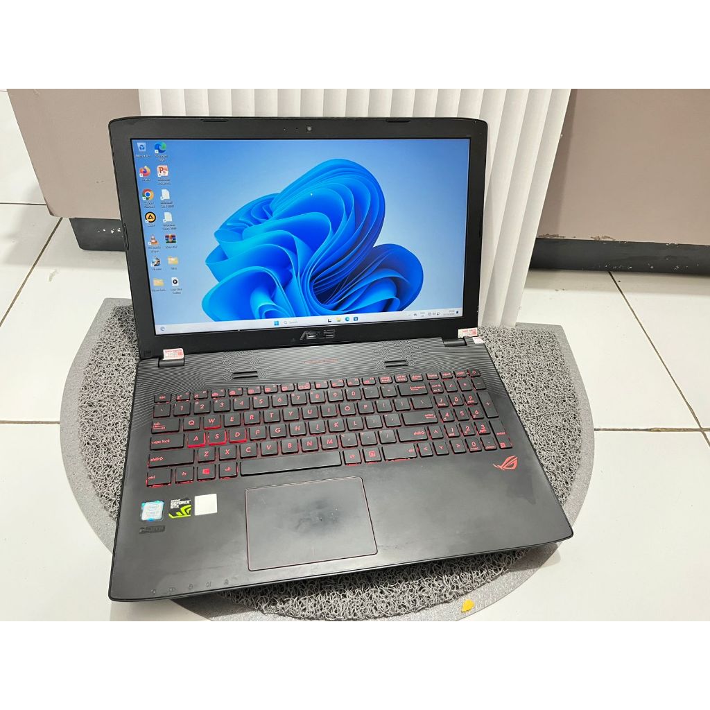 Laptop Asus ROG GL552VX  Intel Core i7-6700HQ 8 CPUs Ram 8GB HDD 1000 GB/ 1TB SSD 128 GB
