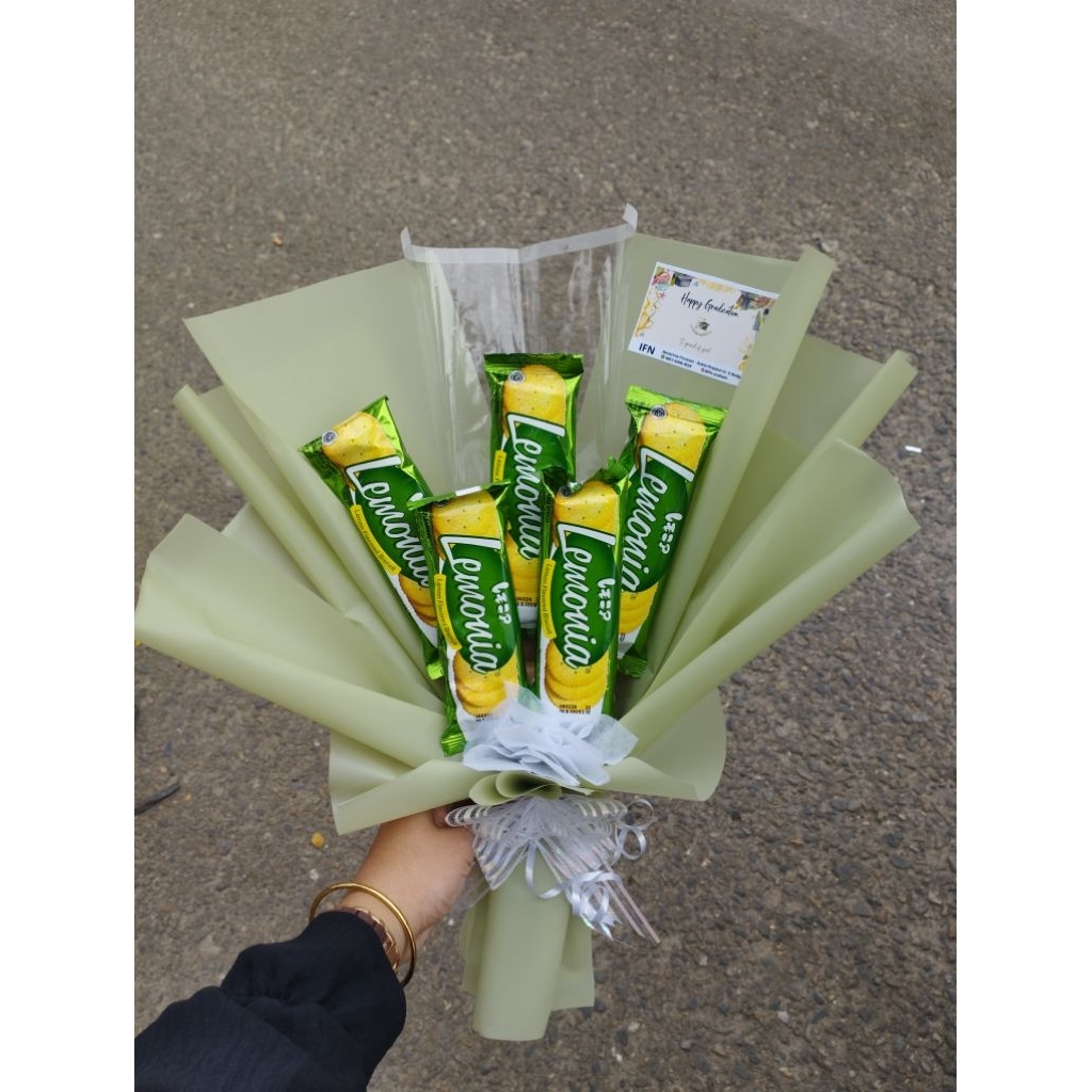 

BUKET SNACK, KADO/HADIAH WISUDA/ULTAH & MOMENT SPESIAL