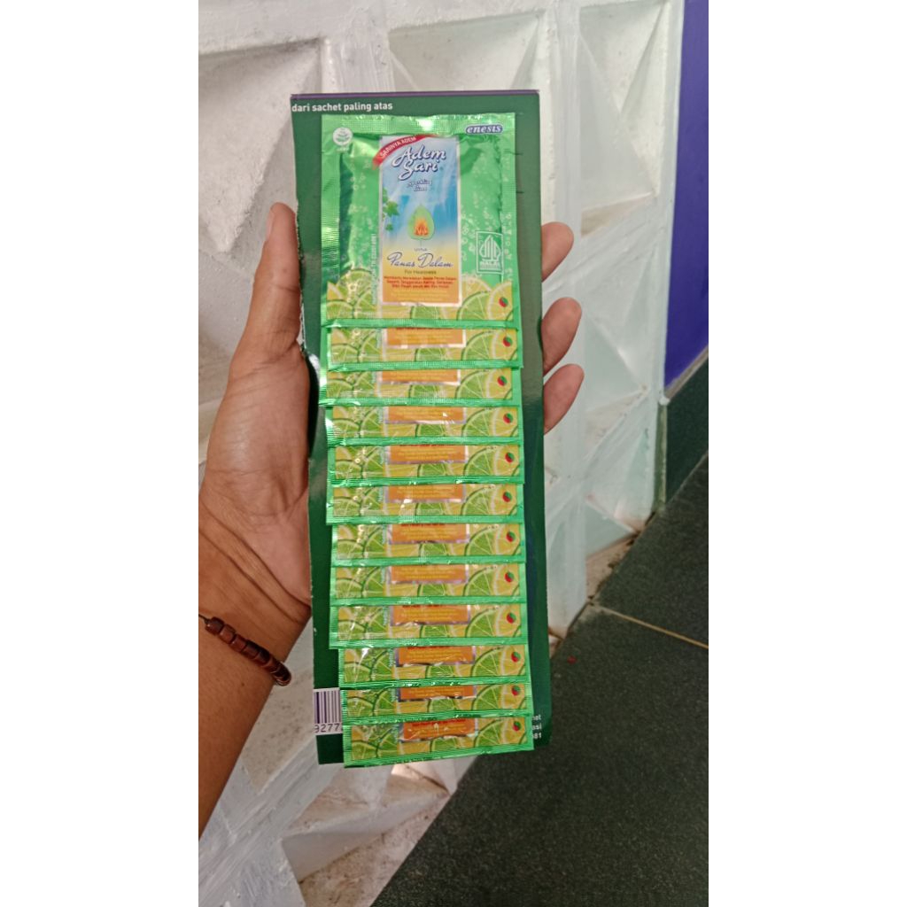 

Adem sari isi 12 sachet