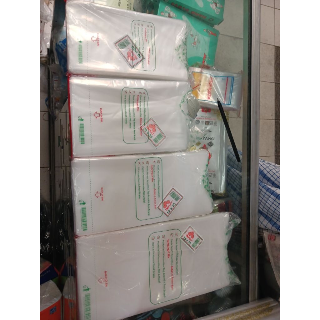 Plastik PE TOMAT / Plastik Bening merk TOMAT