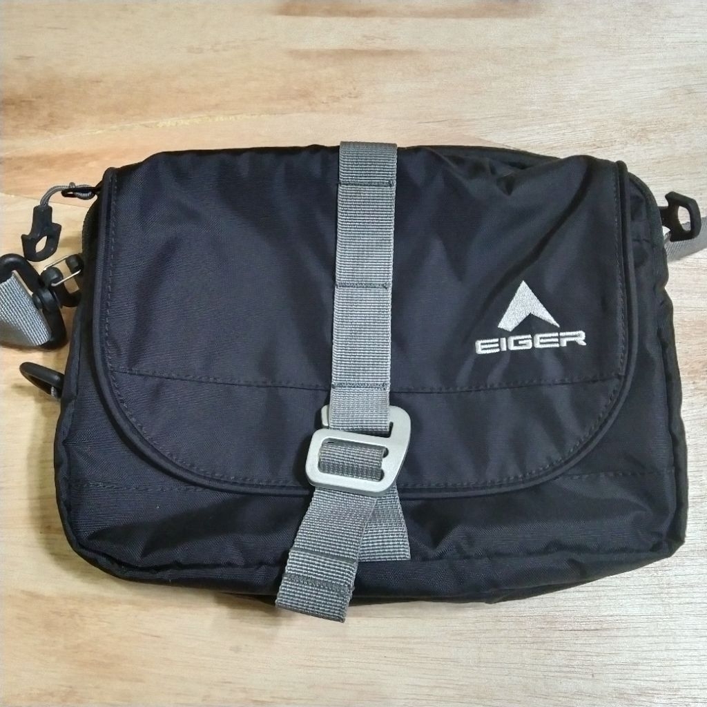 Preloved Tas Selempang Eiger Second Mulus Like New
