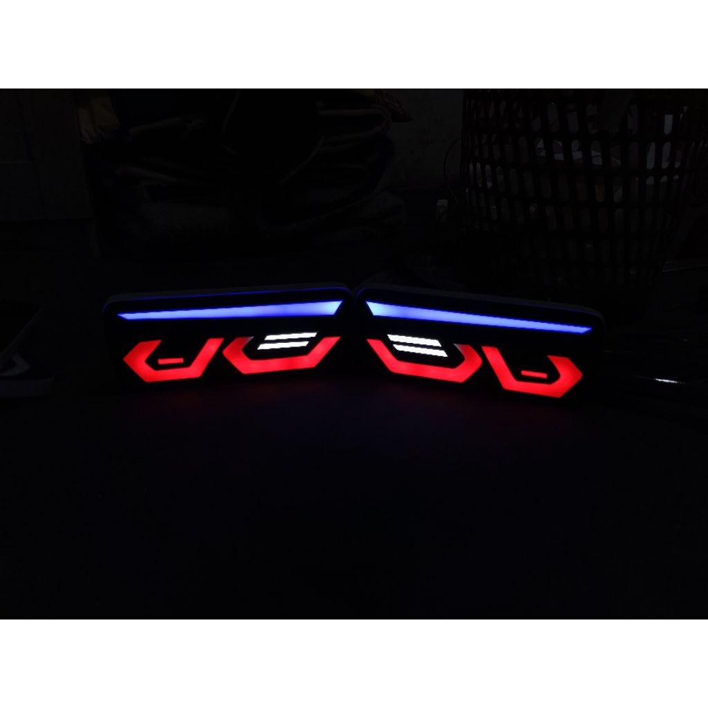 lampu rem sein raning custom variasi mobil pickup Gran max/terbaru model mata