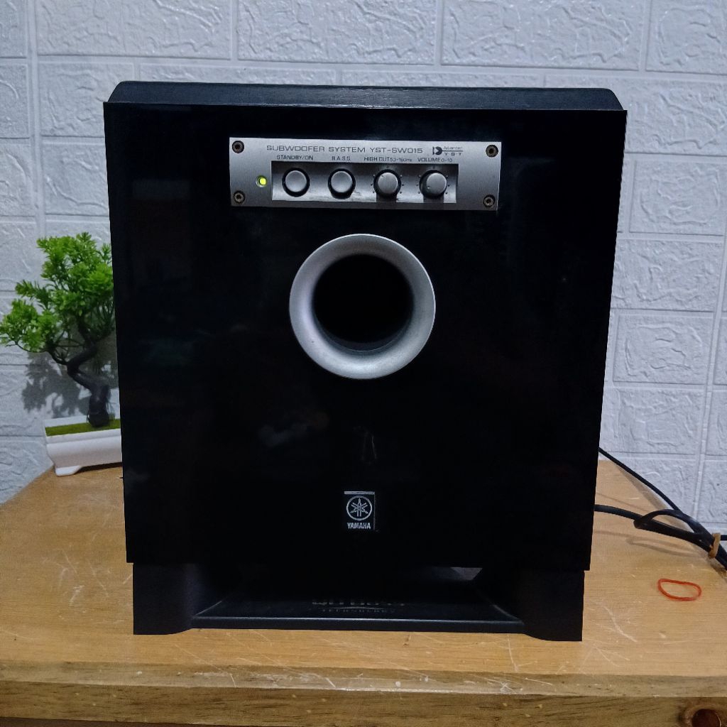 subwoofer aktif yamaha YST SW015