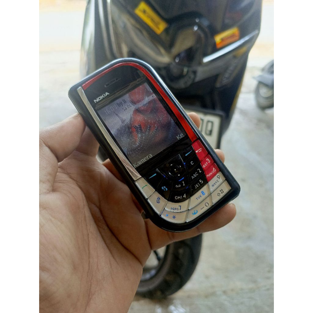 NOKIA 7610 free memori +  charger ori 100% nokia