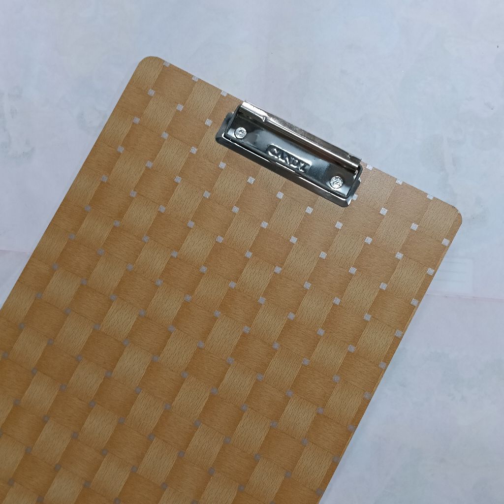 

CLIPBOARD KAYU / PAPAN JALAN UKURAN FOLIO