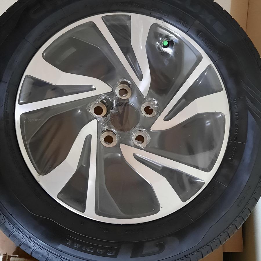 Velg dan Ban Innova Reborn Facelift Two Tone Ring 16 original Toyota