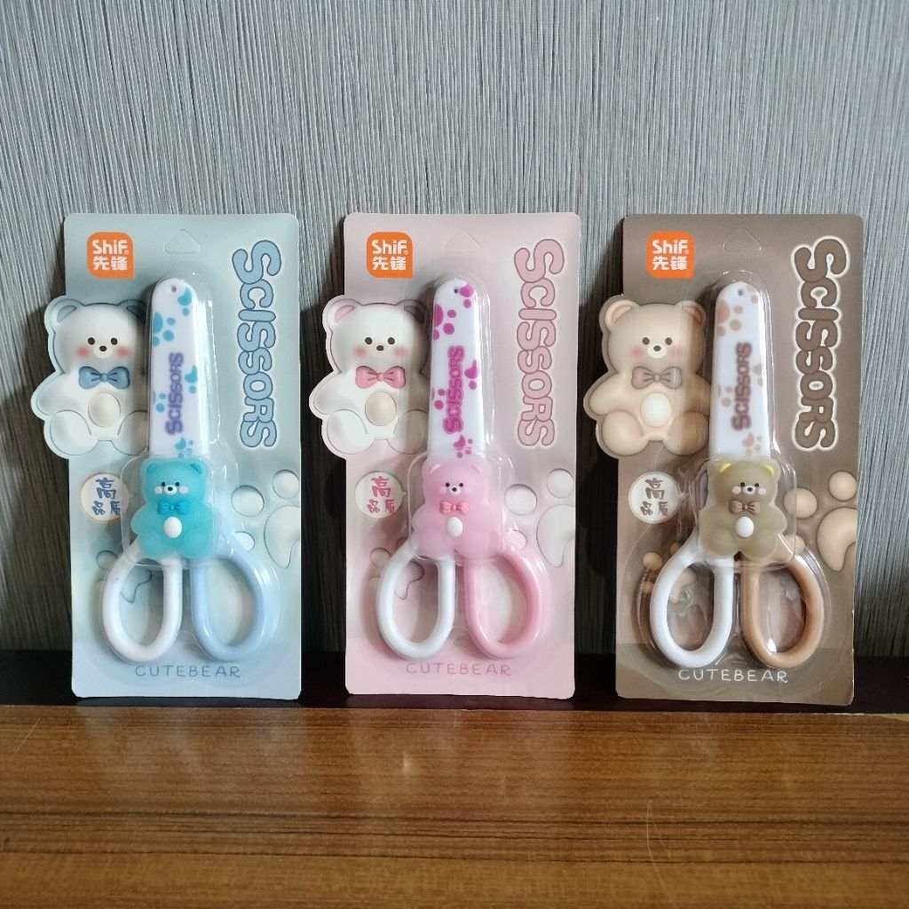 

Gunting + Sarung Bear 1241 (pendek) (per 1 pcs)