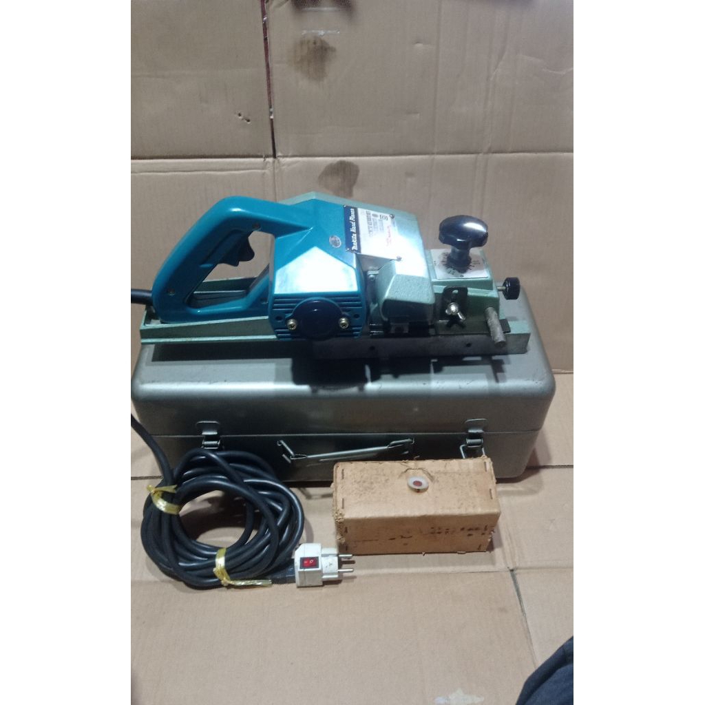 Mesin Serut Kayu MAKITA BESAR Model 1100 (Made in Japan) Second mulus 95%