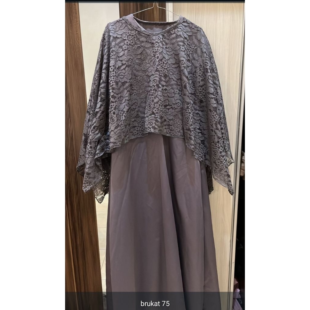Gamis brukat abu