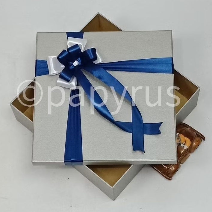 

PAPYRUS 30x30 Tinggi 5cm Kotak Kado Gift Box Hardbox Hampers V3