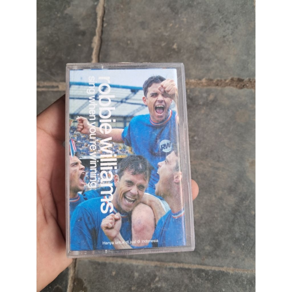 Kaset pita robbie Williams nyala