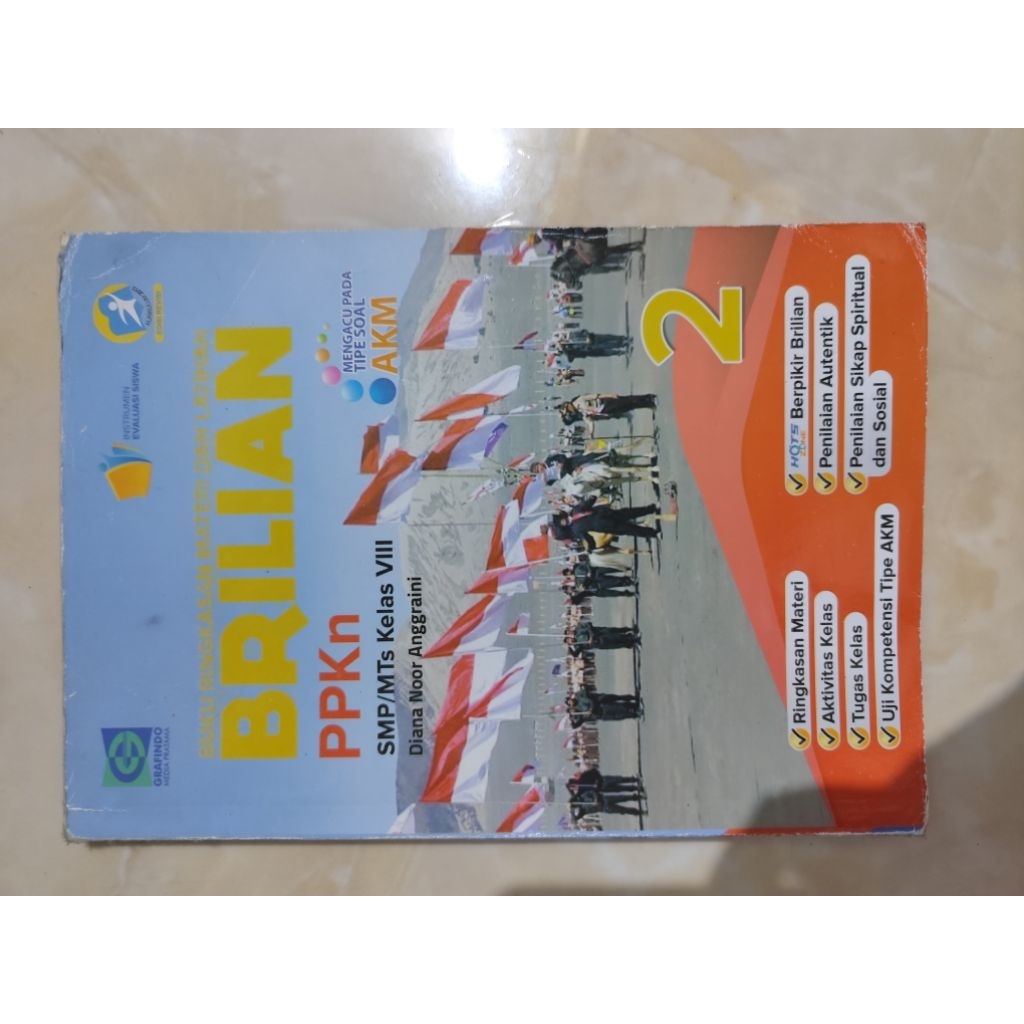 BUKU PAKET PPKN BRILIAN KELAS 8 KURIKULUM 2013 (BEKAS)