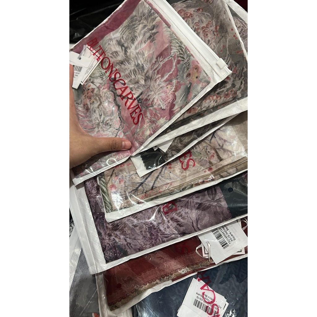 As Is Buttonscarves WH Sale 2025 (Reg & XL Syari)